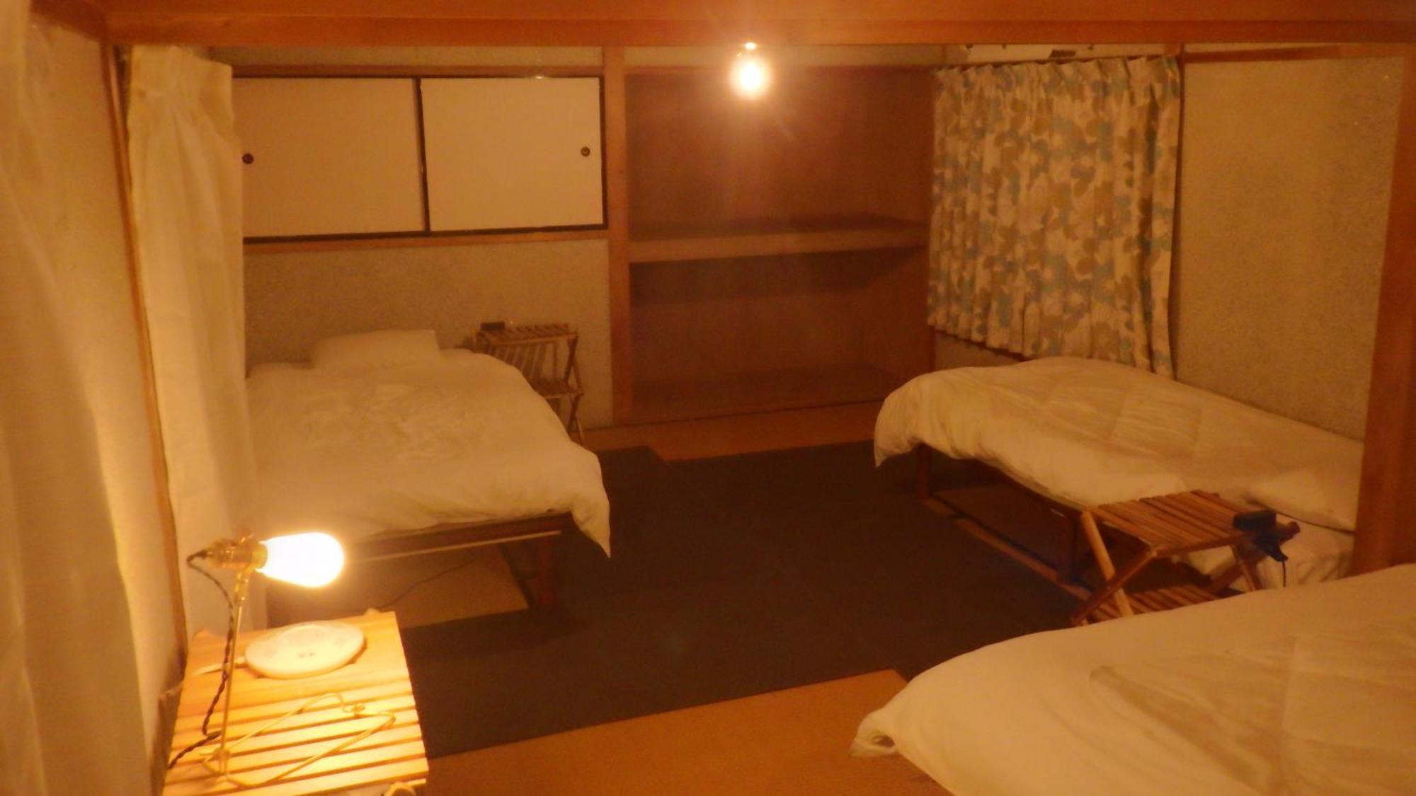 Cosmos Guesthouse Miyoshi  Buitenkant foto